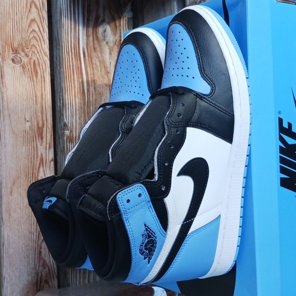 Jordan Sneakers Black White Blue